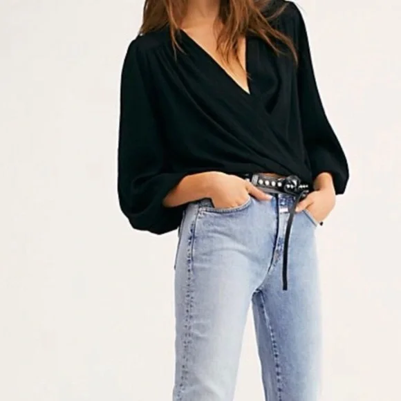 Free People wrap blouse Tee long sleeve v-neck Black flowy top - Picture 2 of 7